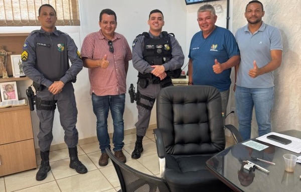 Prefeito reúne com a Policia Militar para definir estratégia integrada de Segurança no AcoriFolia 2025 em Acorizal