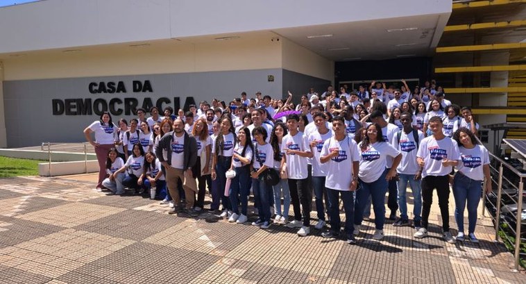 Alunos do Ensino Médio de Cuiabá, Várzea Grande, Jangada e Acorizal visitam TRE-MT
