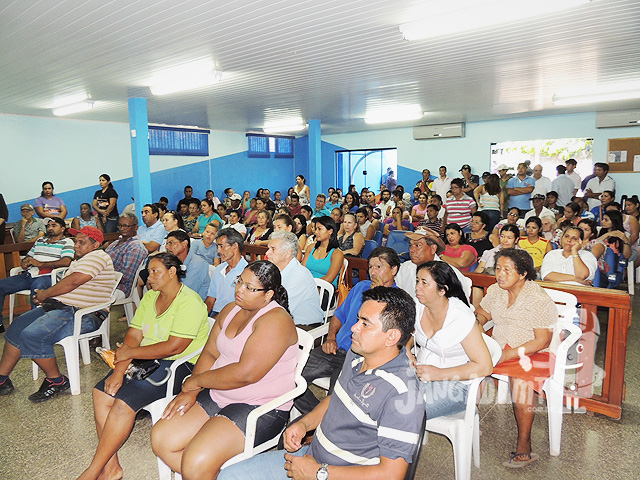 Servidores estaduais e municipais lotaram plenário da câmara municipal de Jangada