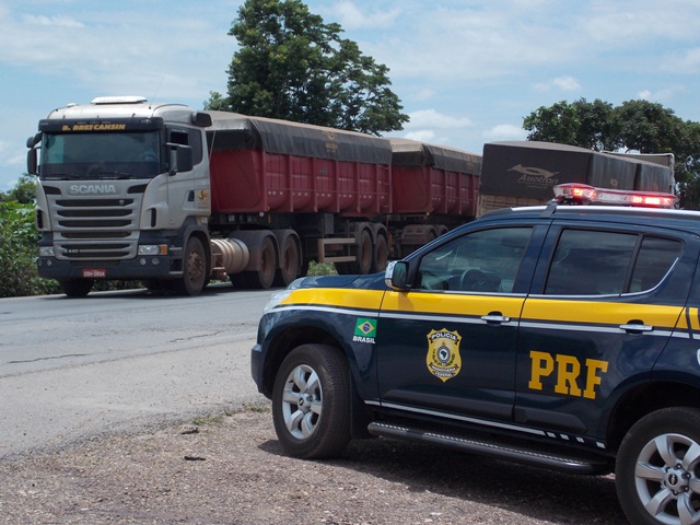 PRF apreendeu carreta com chassi raspado