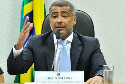 O senador Romário (PSB-RJ) é o autor do requerimento e recolheu 50 assinaturas para a instalação da comissão em menos de uma hora